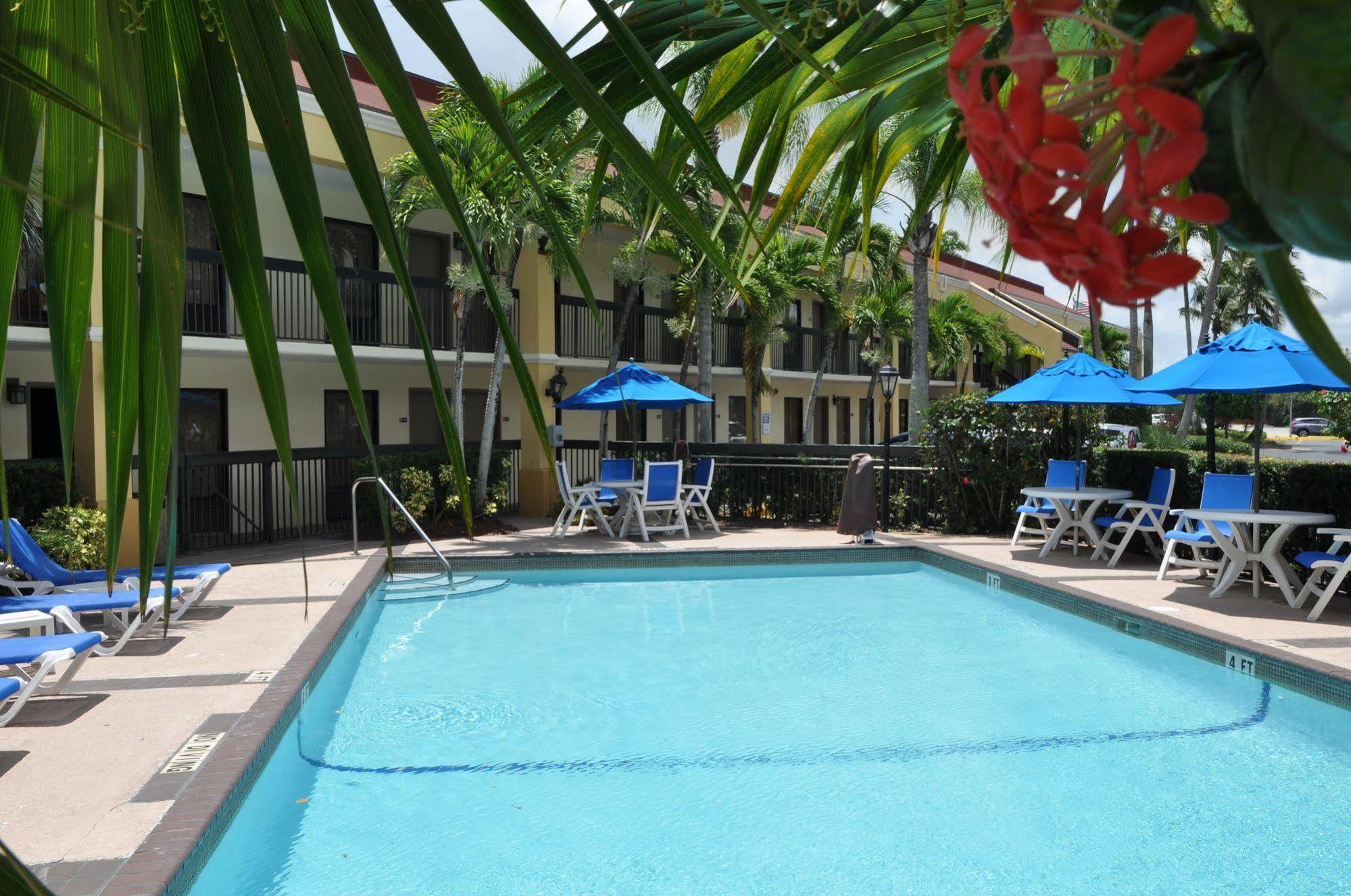 Days Inn By Wyndham Florida City Esterno foto